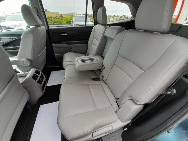Used 2018  Honda EX-L image 42