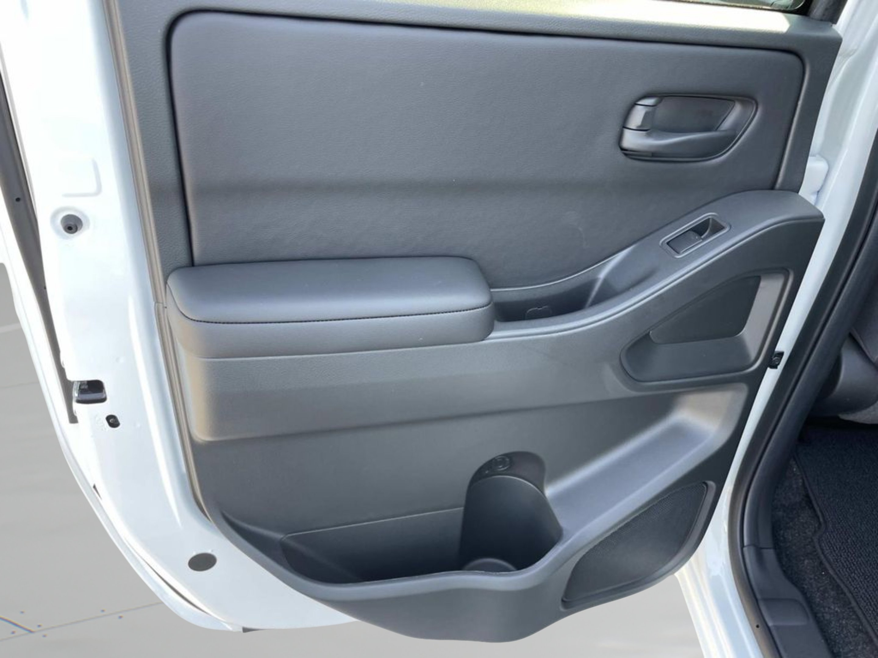 New 2026 Glacier White Nissan S image 12
