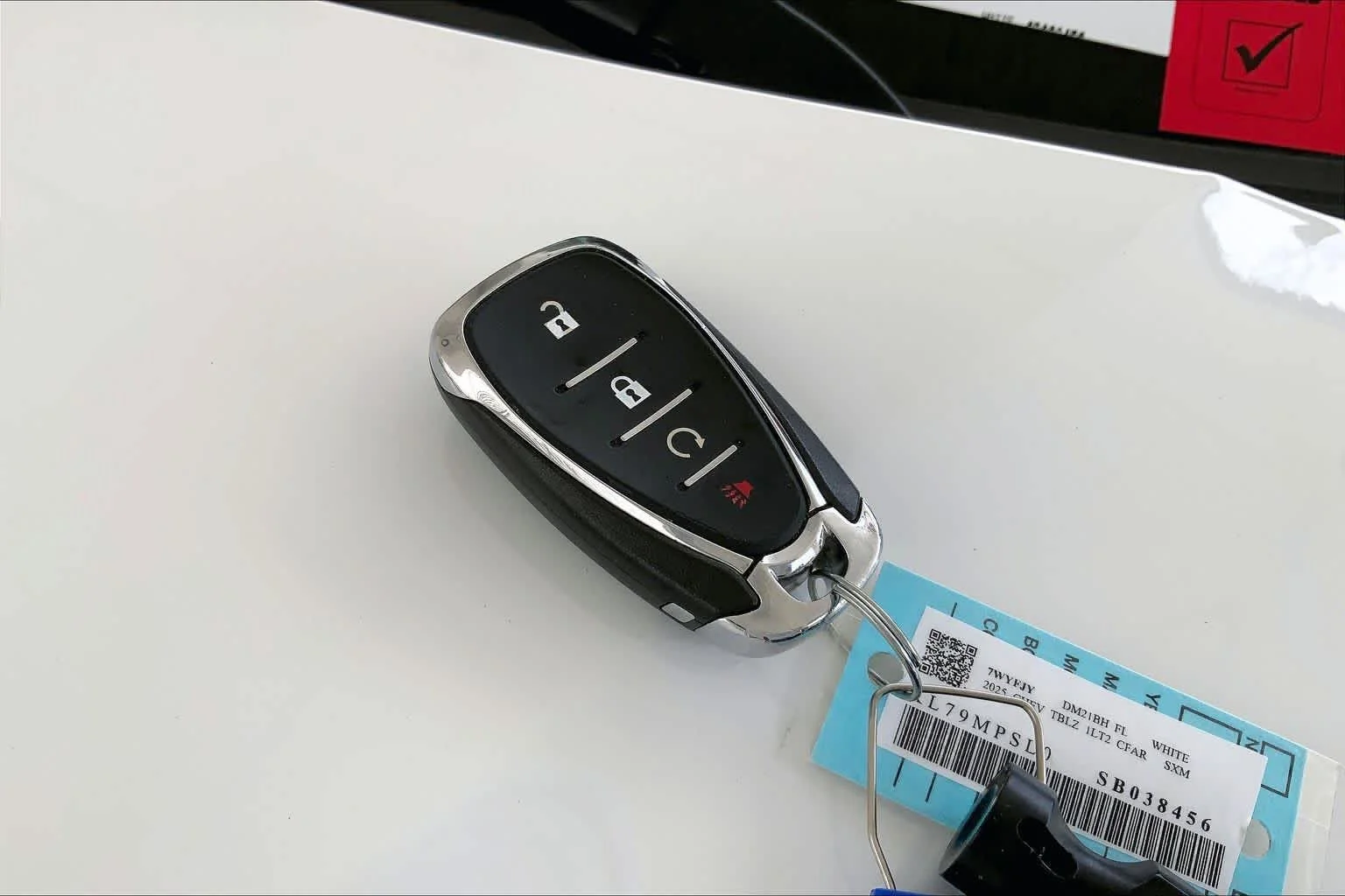 Used 2025 Summit White Chevrolet LT image 15