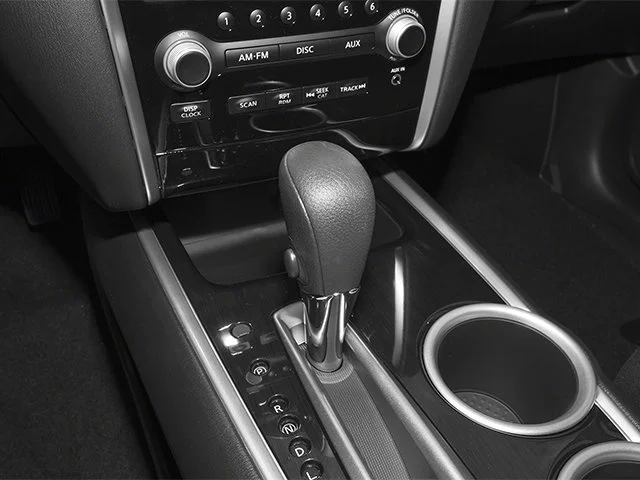 Used 2013 Dark Slate Nissan SL image 13