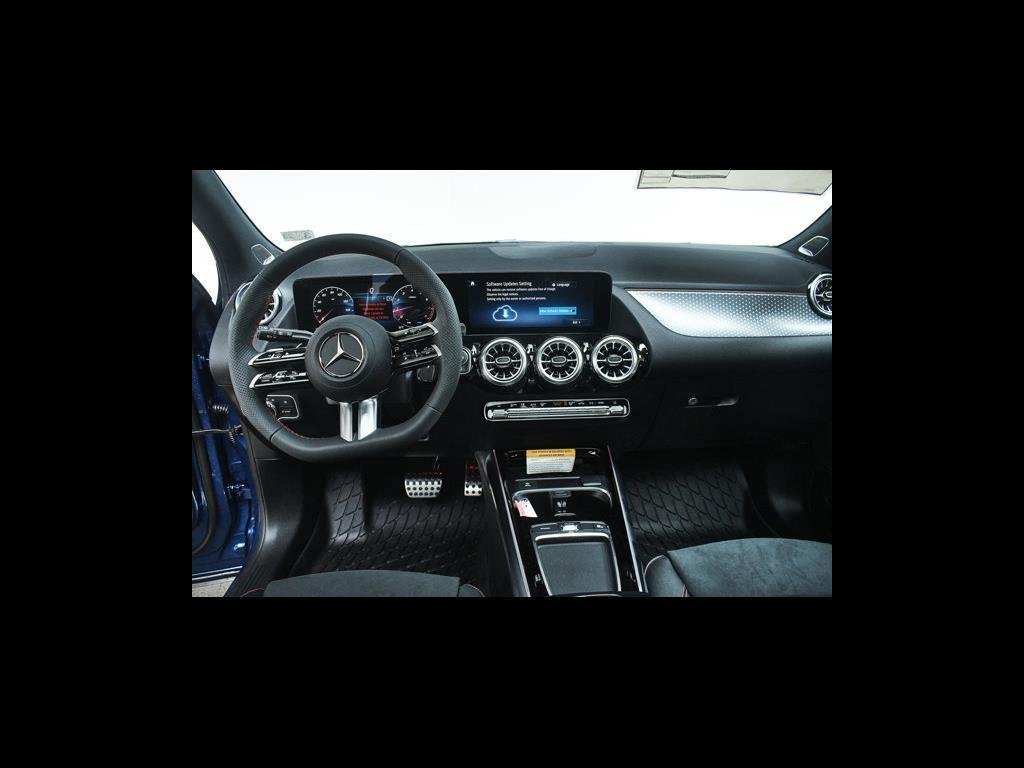 Used 2024 Starling Blue Metallic Mercedes-Benz GLA 250 image 18