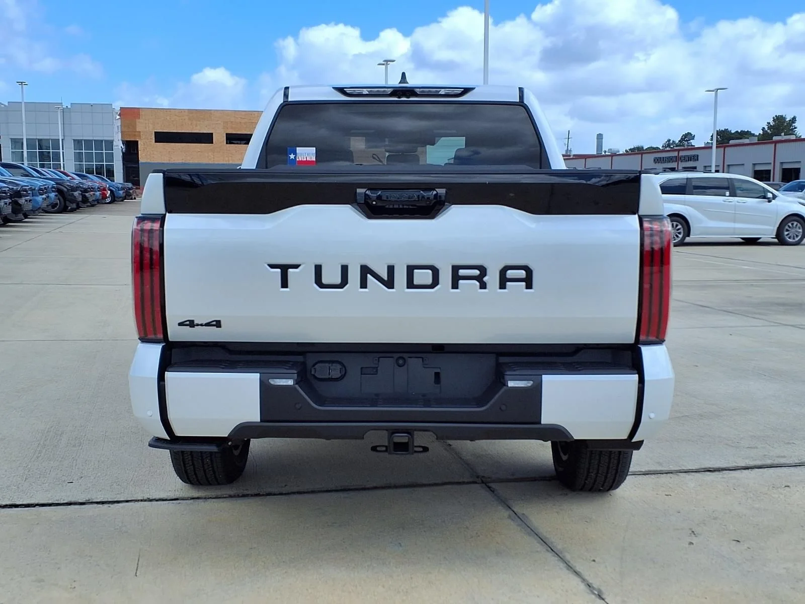 New 2026 Off-white Toyota Platinum image 5