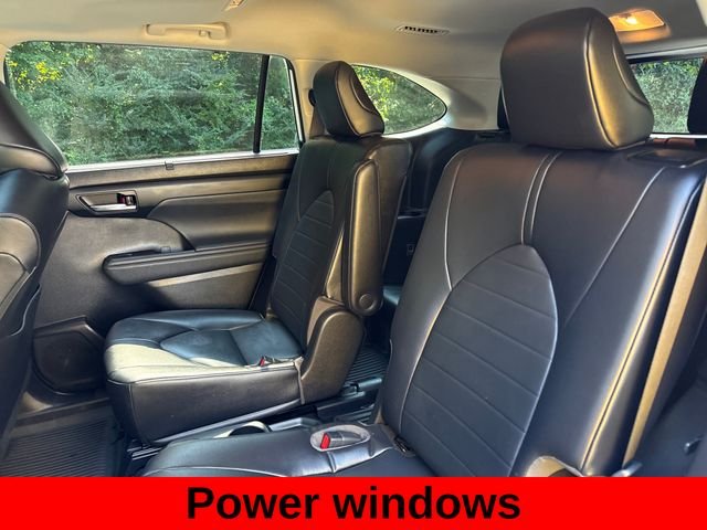 Used 2022 Beige Toyota XLE image 22