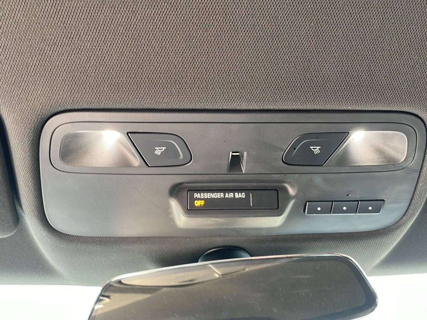 Used 2018 Summit White Chevrolet 2SS image 19