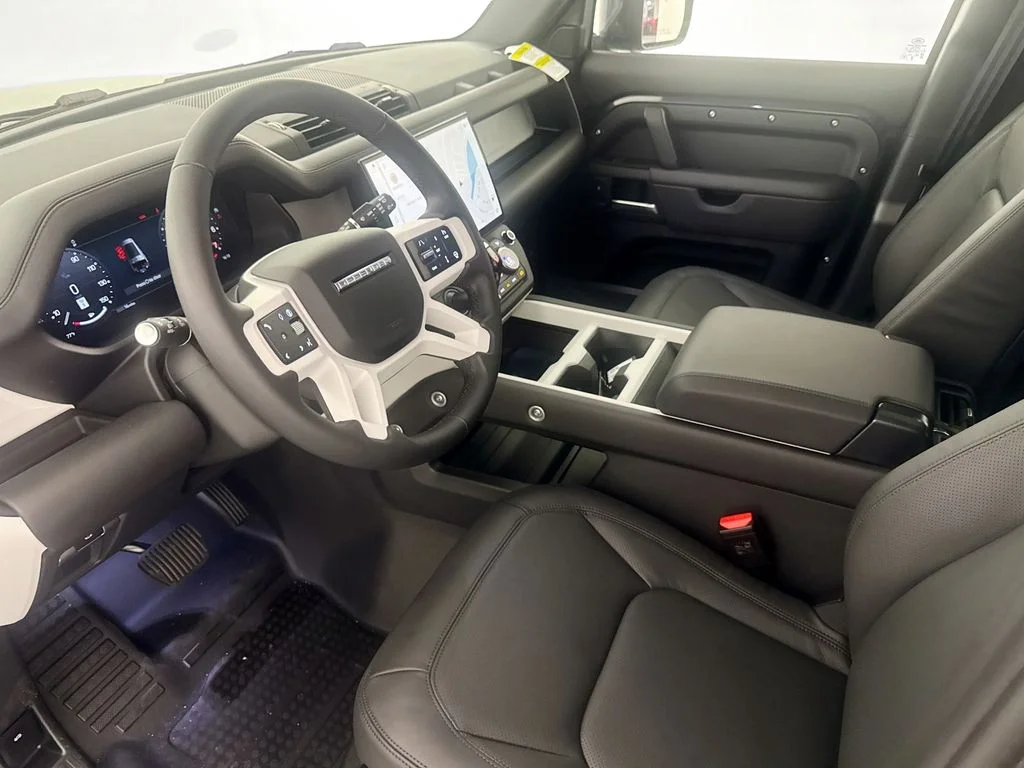 New 2026 Carpathian Grey Land Rover X-Dynamic SE image 9