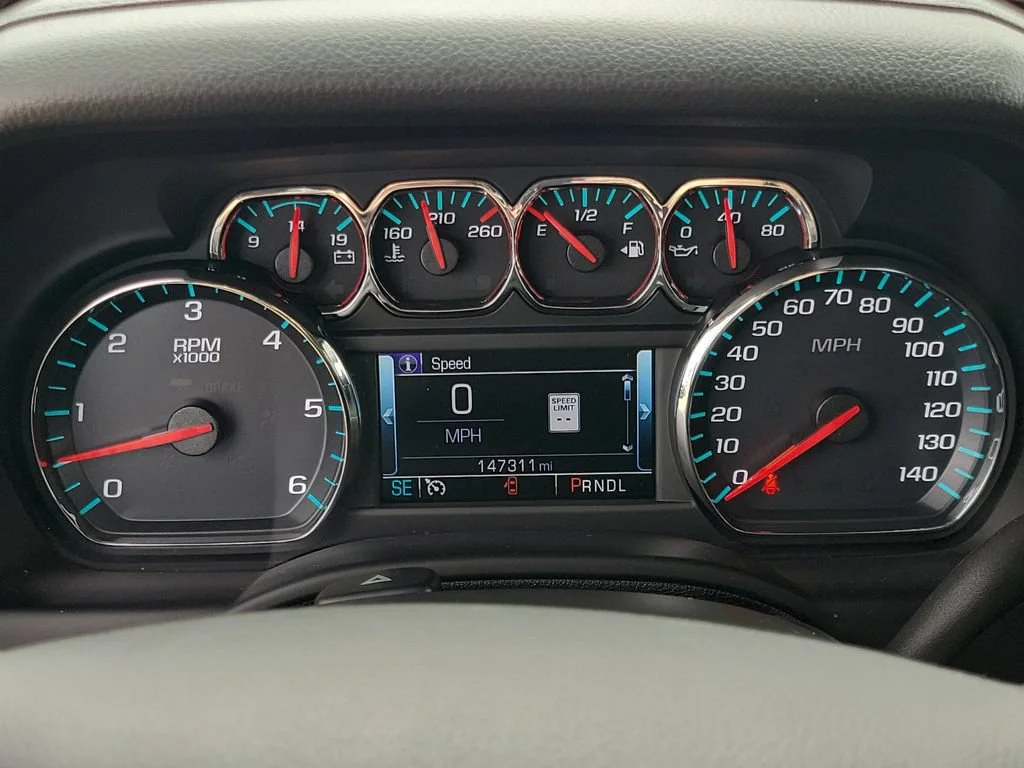 Used 2018 SILVER ICE METALLIC Chevrolet Premier image 28