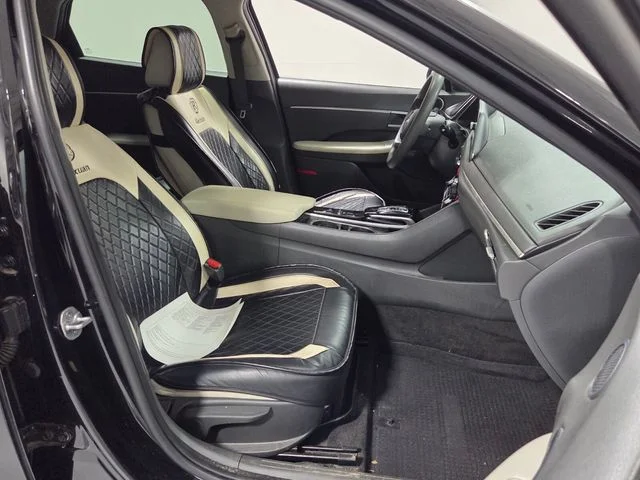 Used 2023 Black Hyundai SEL image 13