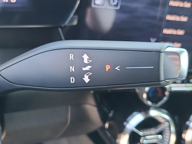 New 2025 Summit White Chevrolet LT image 34