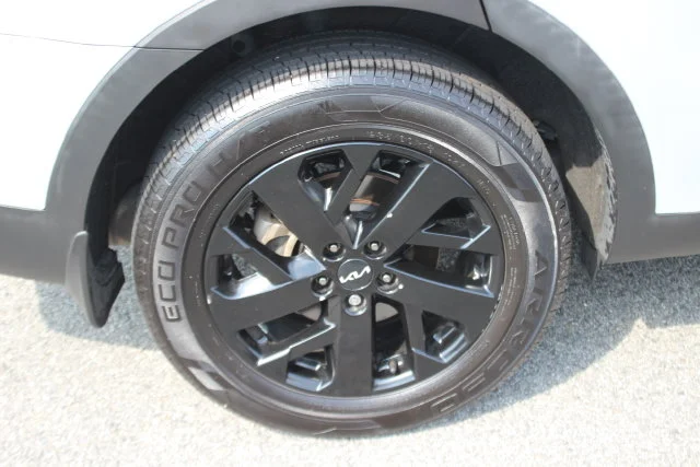 Used 2023 Gray Kia X-Line S image 37