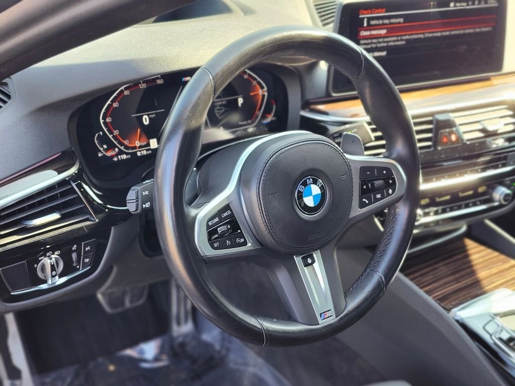 Used 2023 Gray BMW 540i xDrive image 22