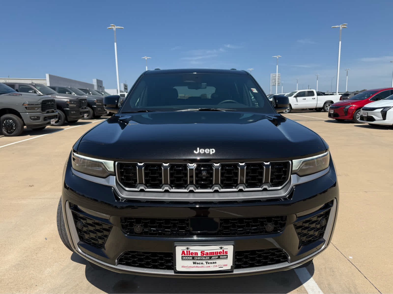 New 2026 Diamond Black Crystal Pearl-Coat Exterior Paint Jeep Summit image 3