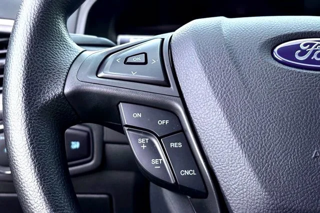 New 2024 Stone Blue Metallic Ford SE image 13