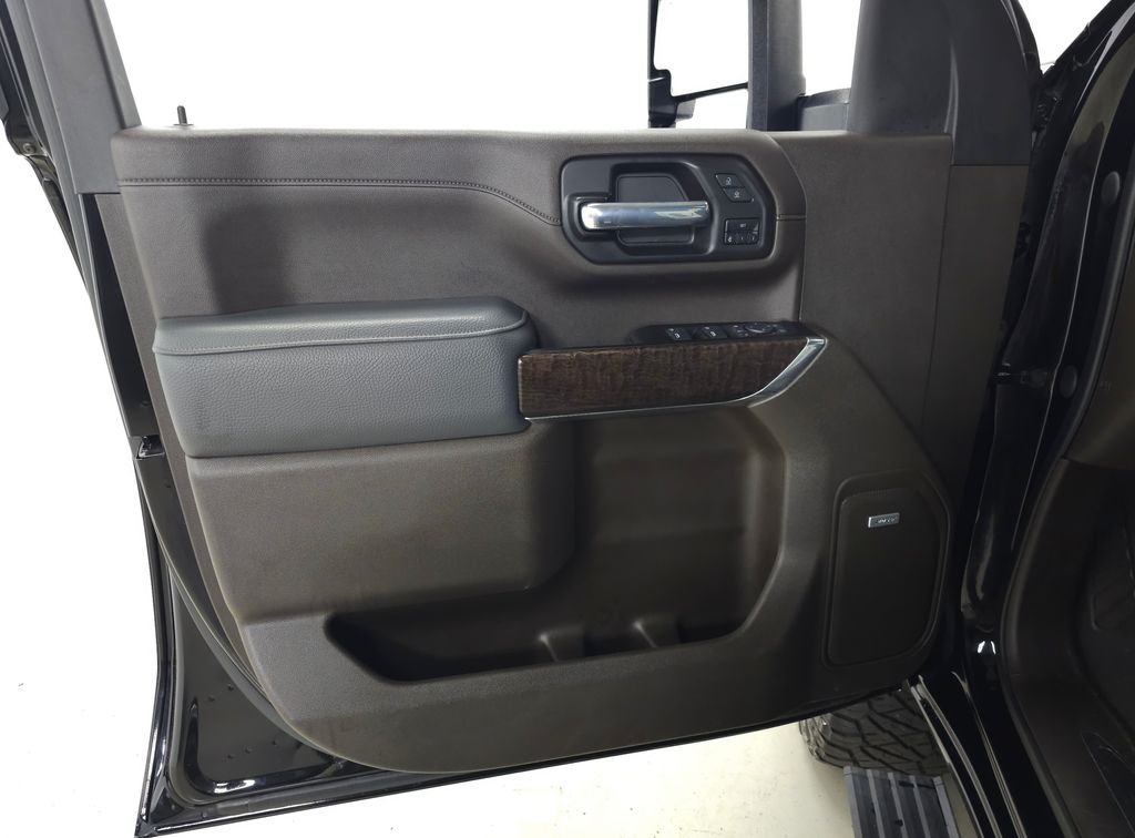 Used 2022 Onyx Black GMC Denali image 12