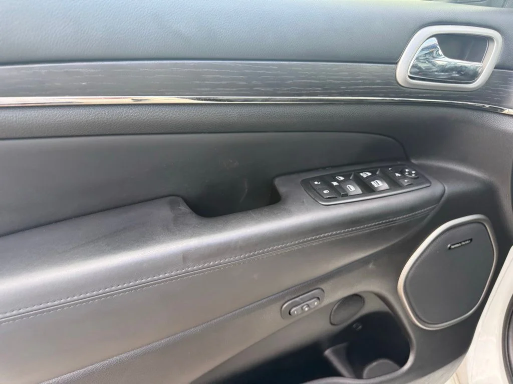 Used 2018 White Jeep Overland image 5