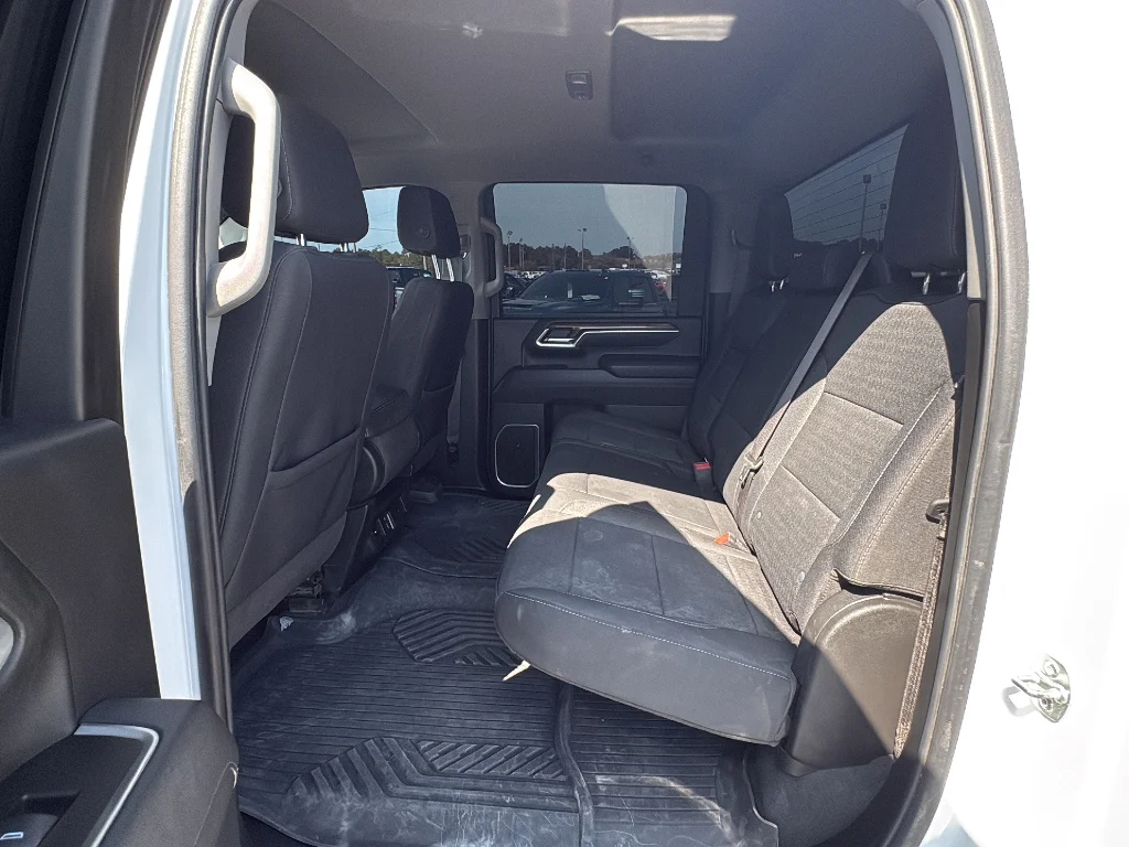 Used 2025 Summit White Chevrolet  image 16