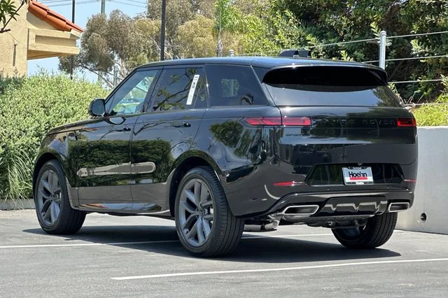 New 2026 Santorini Black Land Rover Dynamic SE image 3