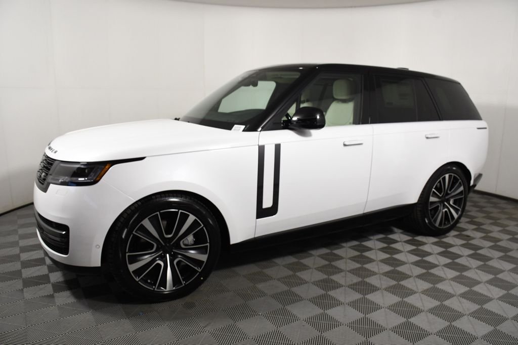 New 2026 Ostuni Pearl W Land Rover SE image 2