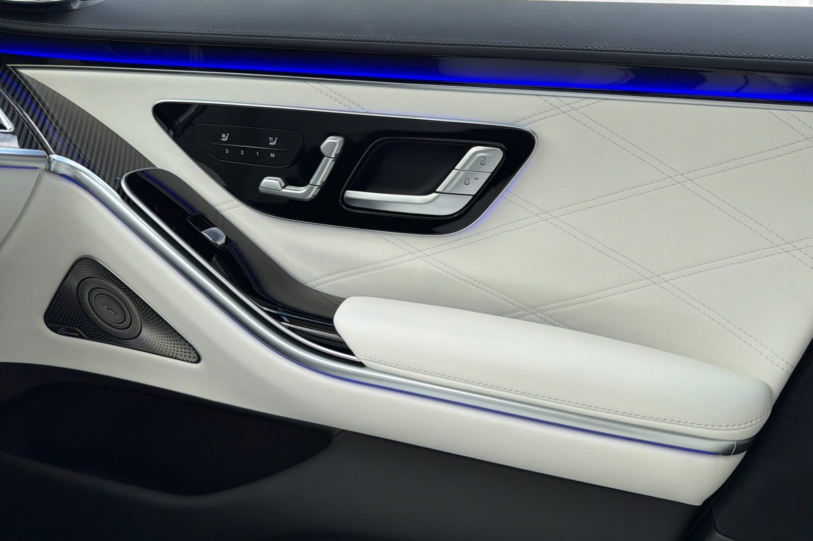 New 2026 MANUFAKTUR Exclusive Arabian Grey Non-Metallic Mercedes-Benz S 63 E AMG® image 35