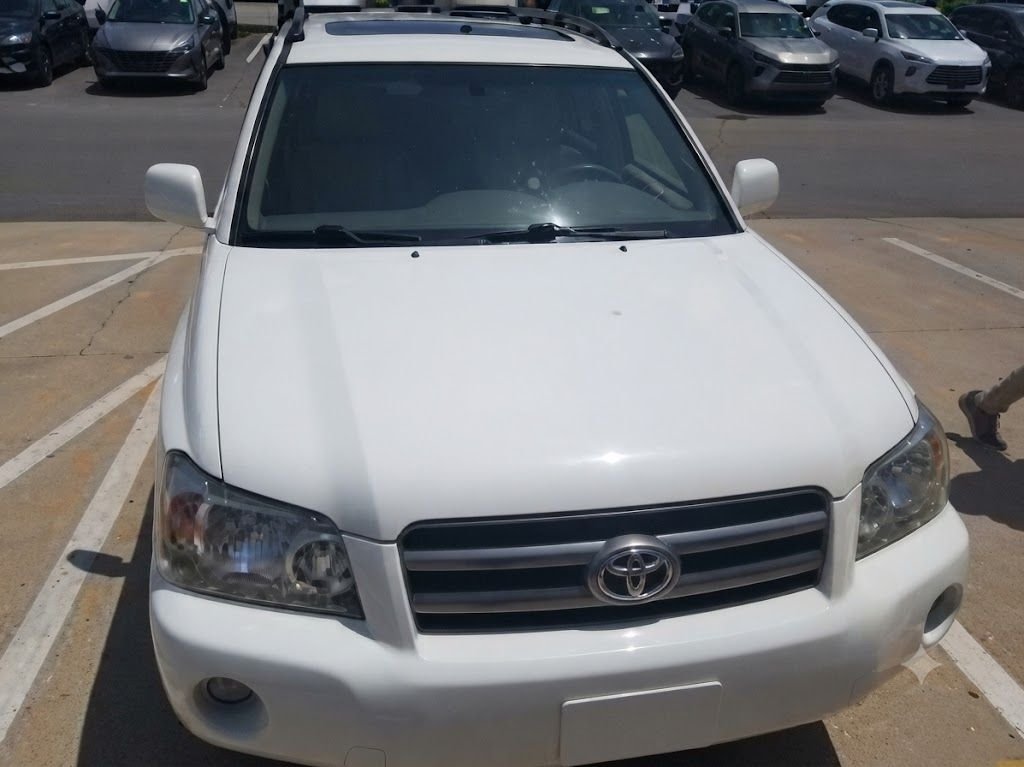 Used 2006 White Toyota Limited image 1