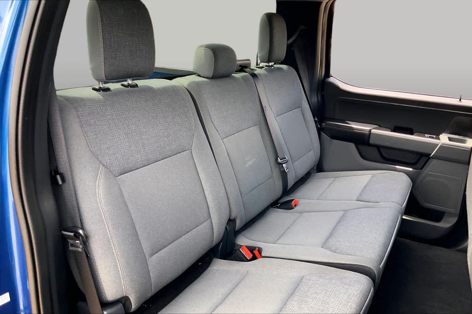 Used 2025 Atlas Blue Metallic Ford XLT image 20
