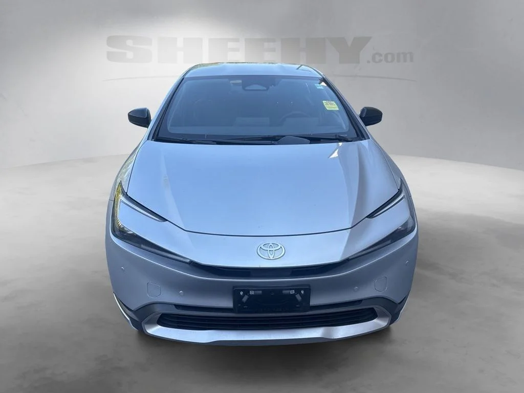 Used 2024  Toyota SE image 15