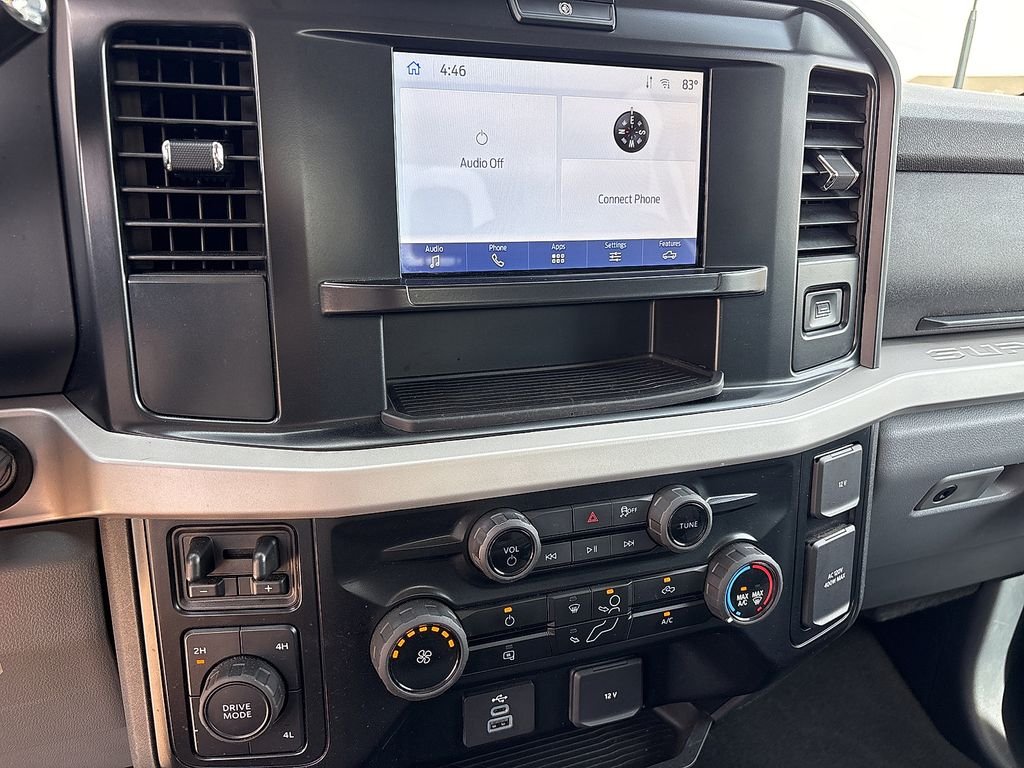 Used 2025 Oxford White Ford XLT image 22