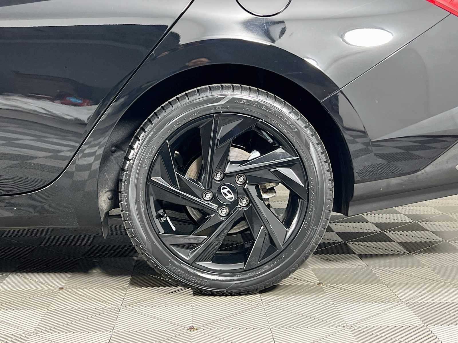 Used 2026 Abyss Black Hyundai SEL Sport image 29