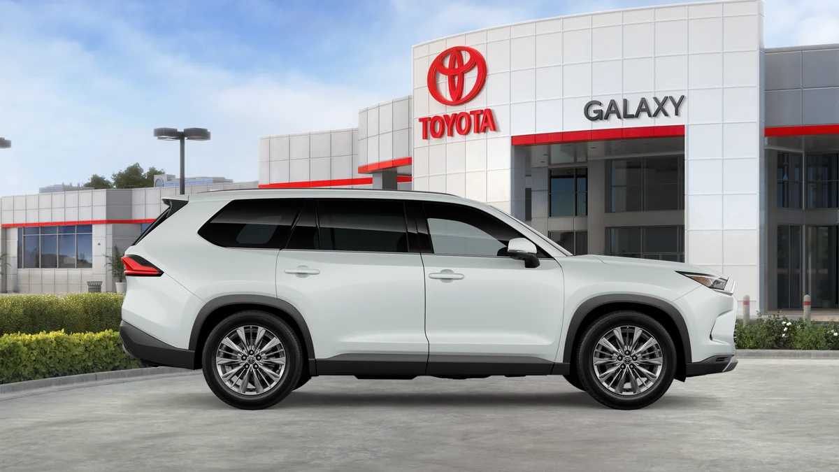 New 2026 Wind Chill Pearl Toyota Platinum image 12