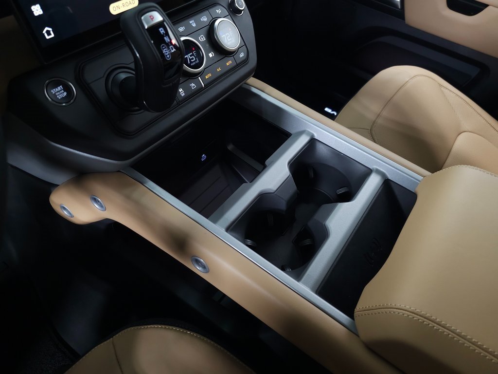 2026 LAND ROVER DEFENDER - Image 32