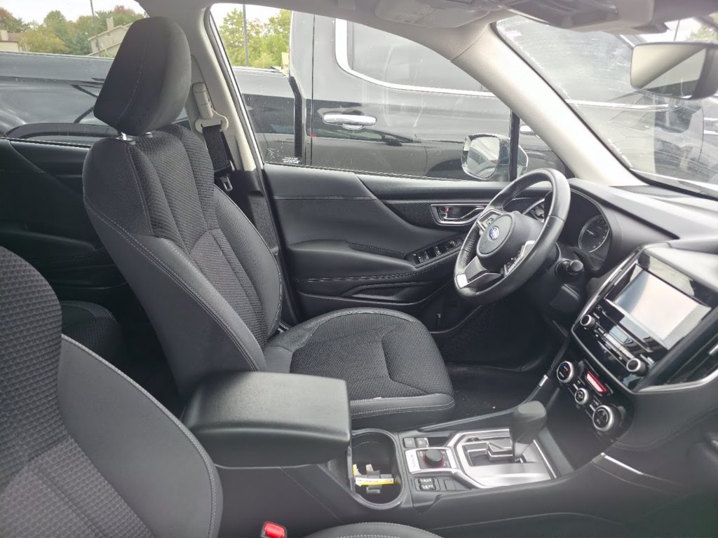Used 2022 Crystal White Pearl Subaru Premium image 5