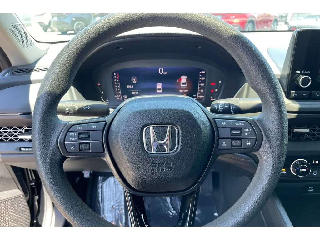 Certified Used 2025 Crystal Black Pearl Honda SE image 33