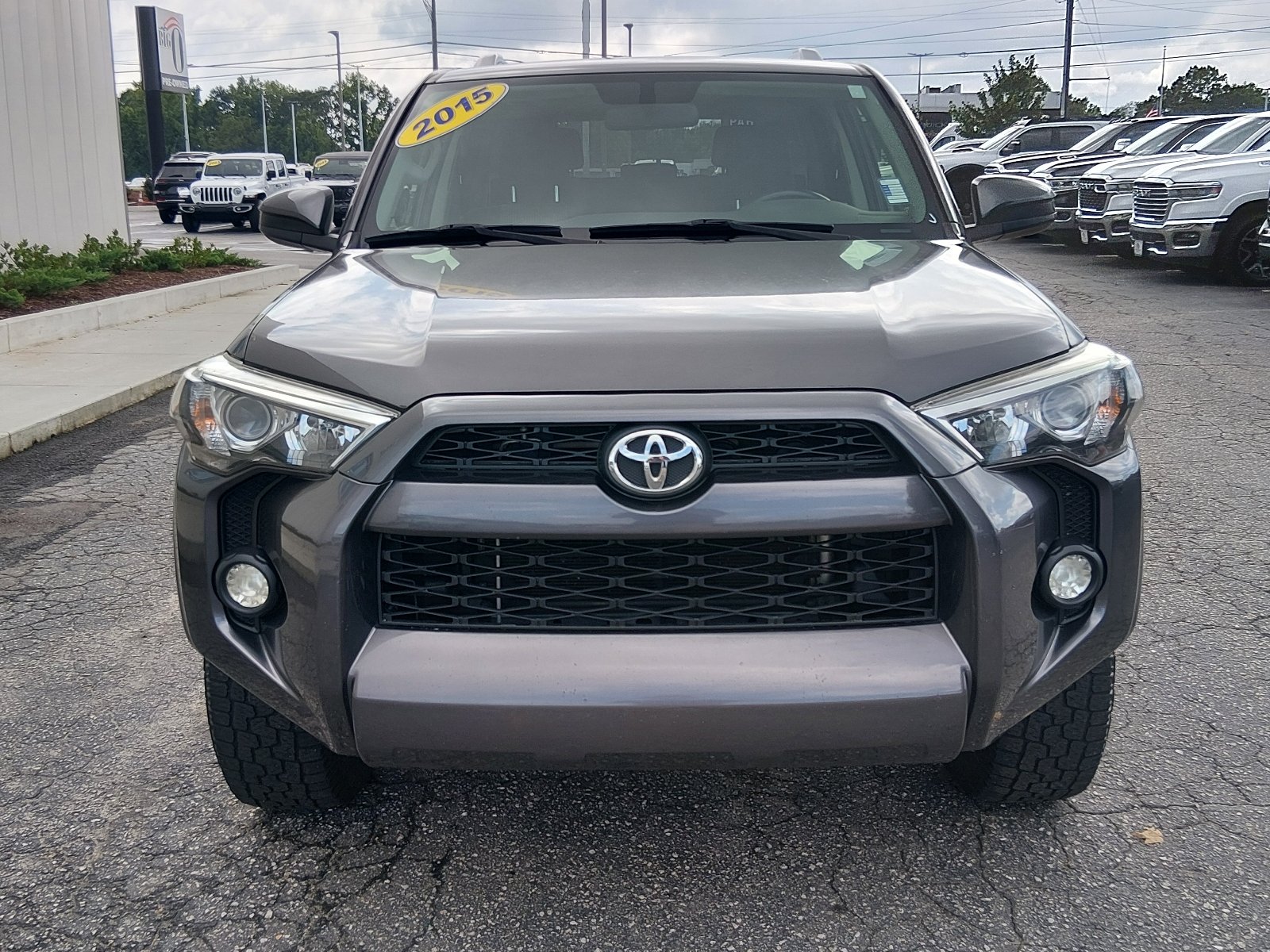 Used 2015 Magnetic Gray Metallic Toyota SR5 image 8