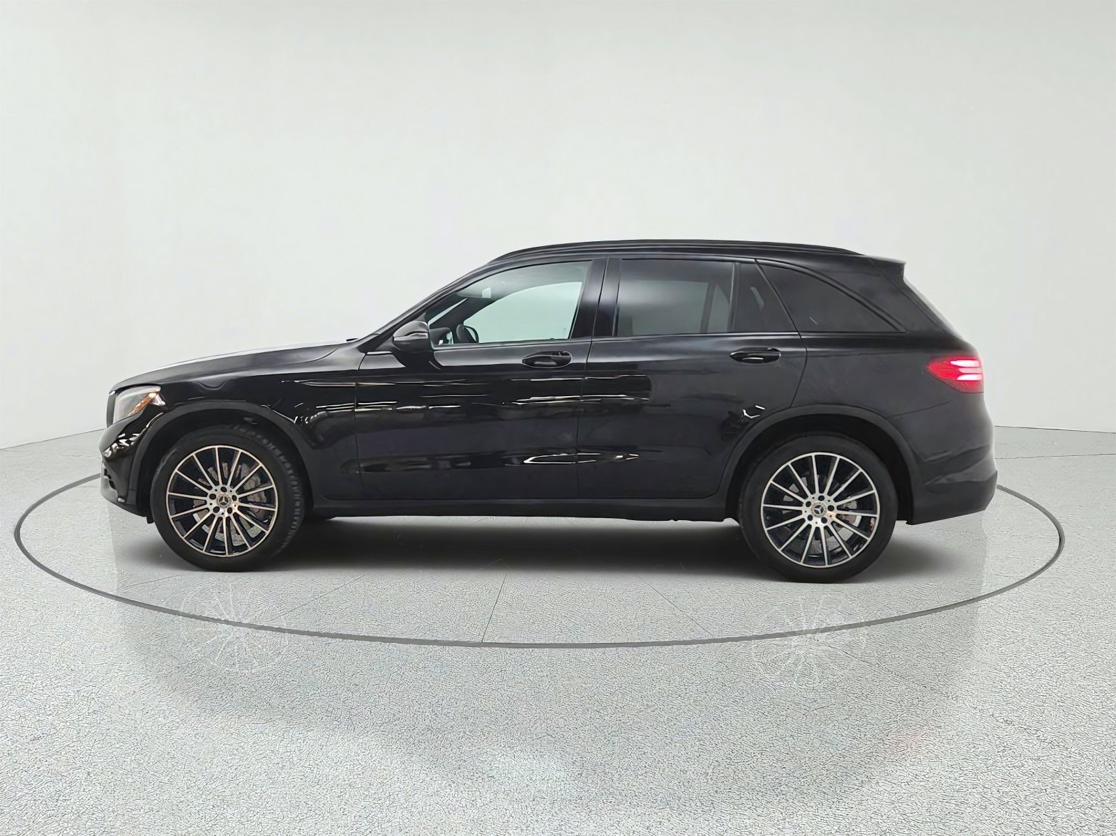 Used 2019 Black Mercedes-Benz GLC 300 SUV image 8