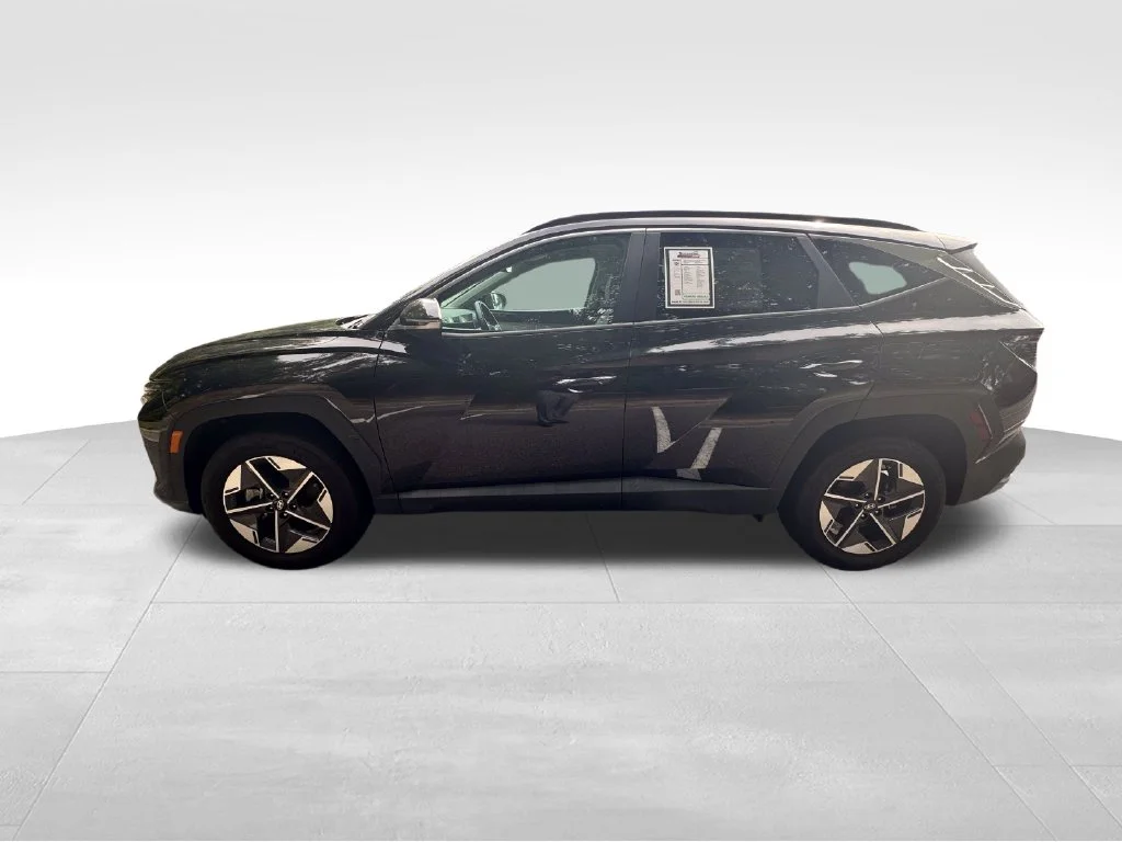 Used 2025 Black Hyundai SEL Convenience image 40