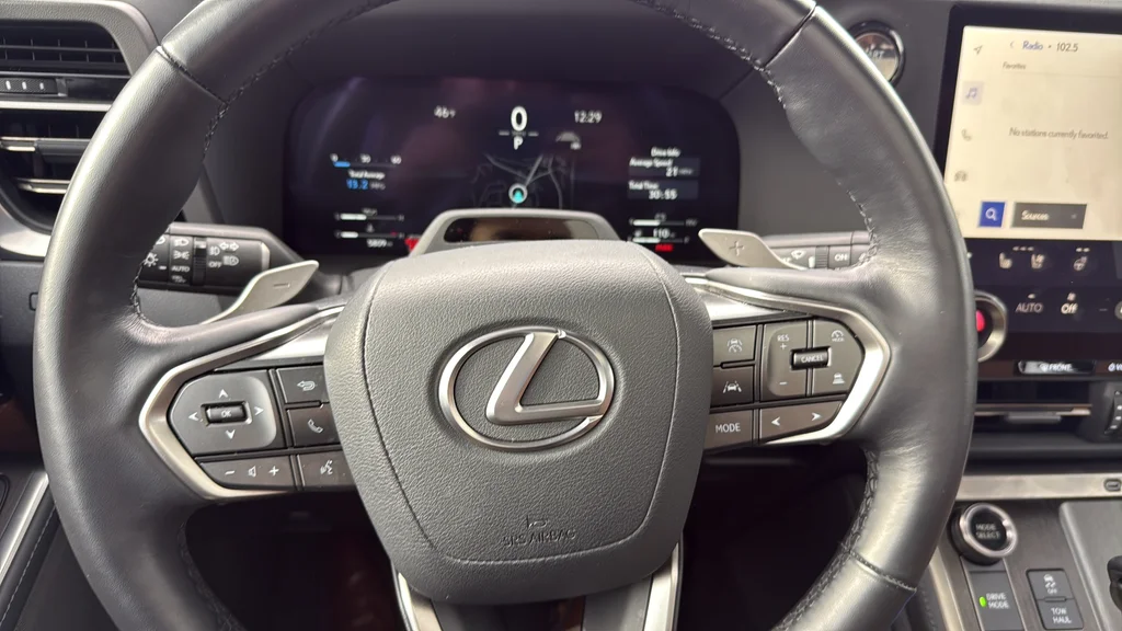Certified Used 2024  Lexus 550 Luxury+ image 26