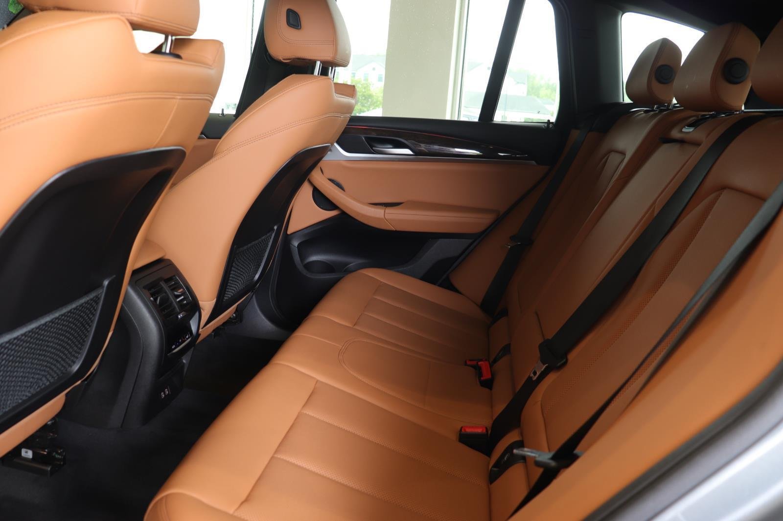 Used 2024 Skyscraper Grey Metallic BMW sDrive30i image 12