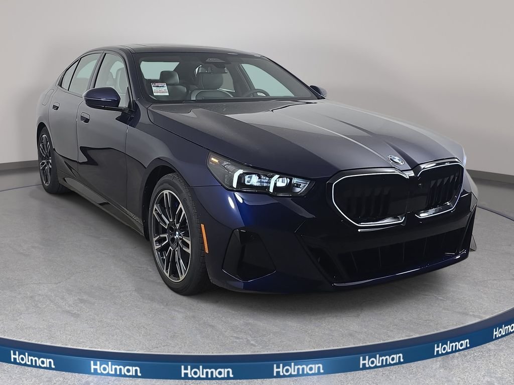 New 2027 Tanzanite Blue II Metallic BMW 540i xDrive image 3