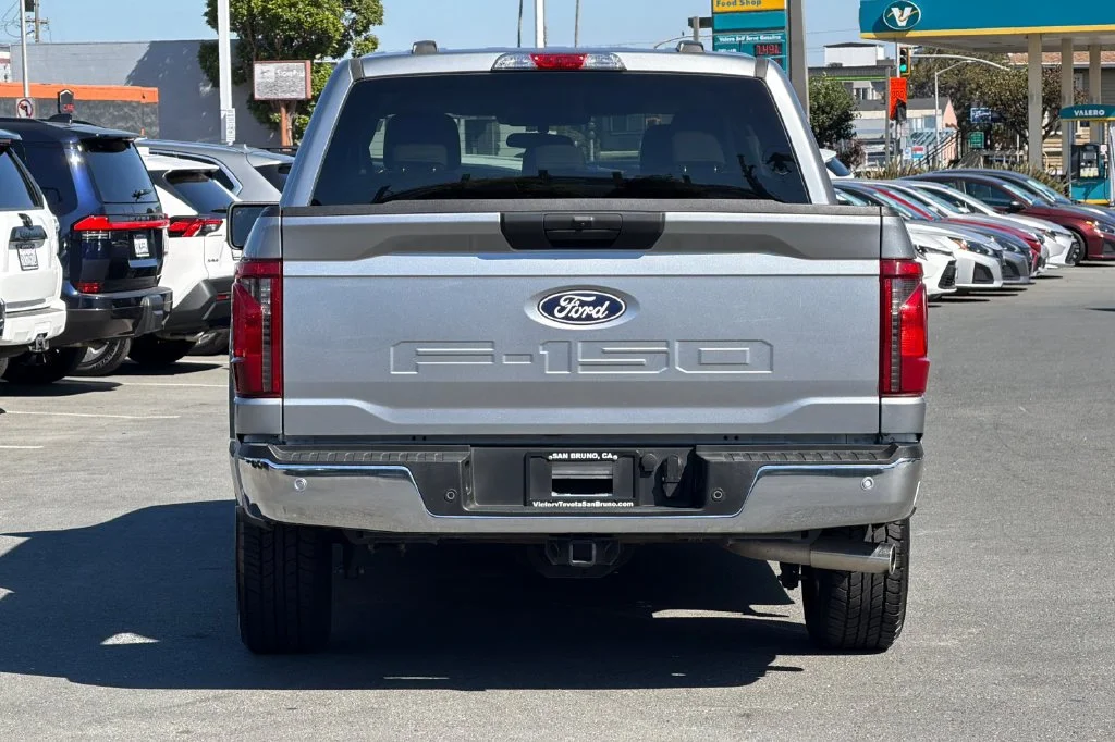 Used 2025 Silver Metallic Ford XLT image 5