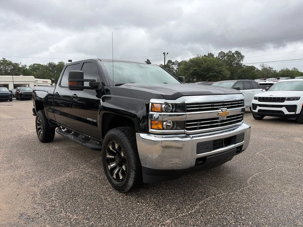 Used 2017 Black Chevrolet LT image 8