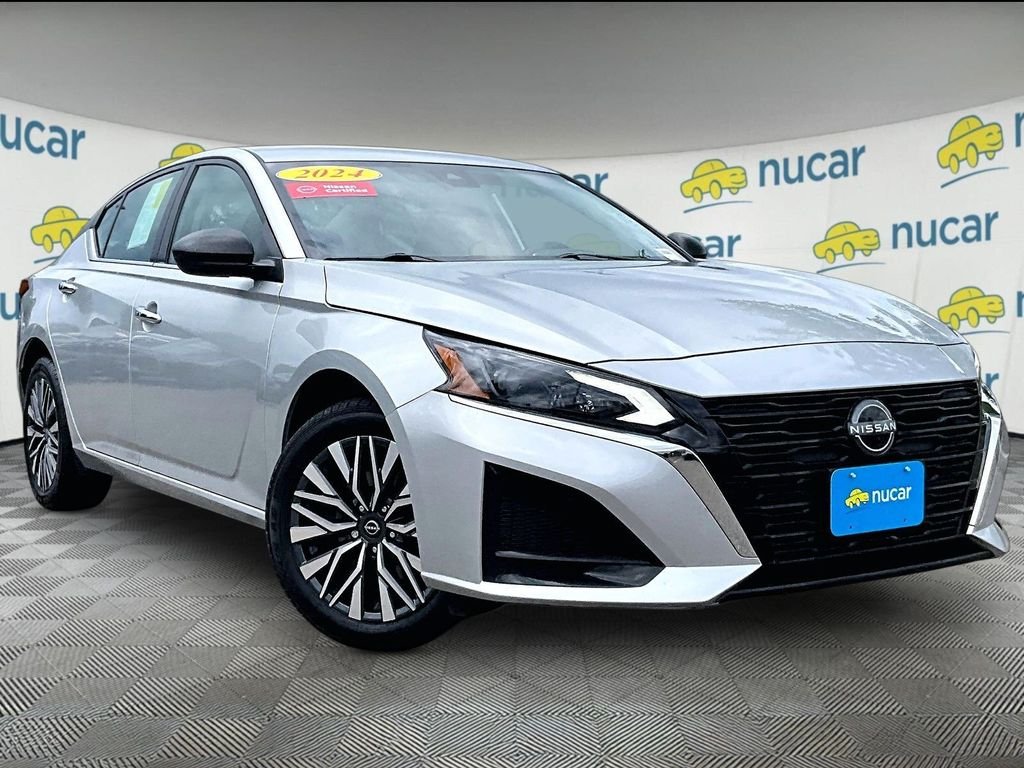 Used 2024 Silver Nissan 2.5 SV image 1