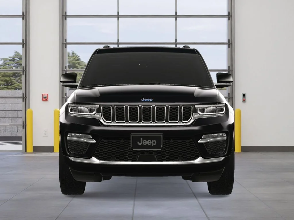 New 2024 Diamond Black Crystal Pearlcoat Jeep 4xe image 10