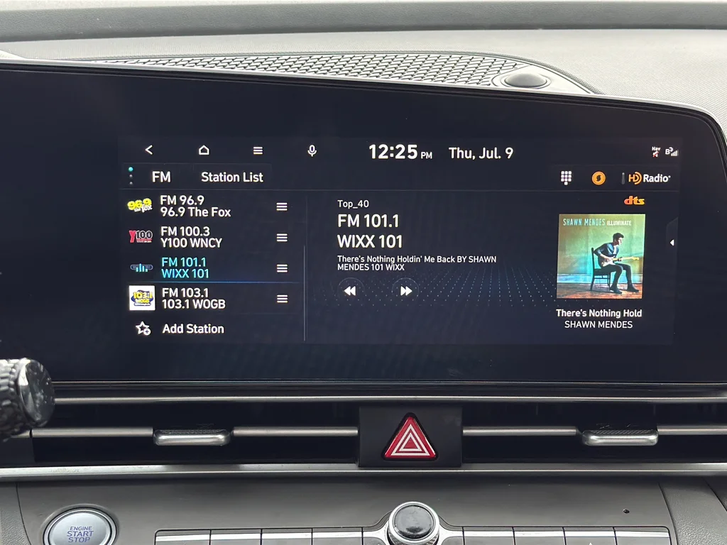 Used 2023 White Hyundai SEL image 12