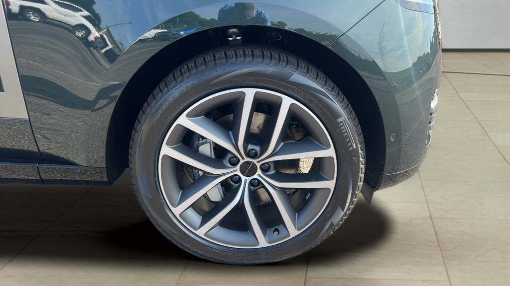 New 2026 Green Land Rover SE 7 Seats image 21