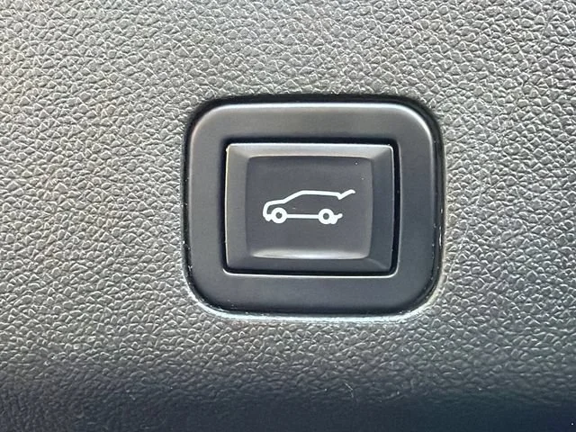 Used 2022 ONYX BLACK GMC Denali image 19