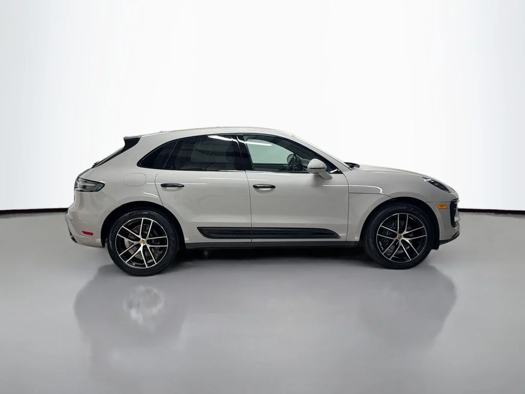 Certified Used 2025  Porsche  image 8