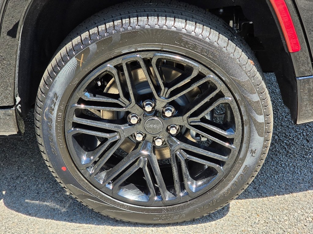 New 2026 High Gloss Black Exterior Paint Jeep Limited Reserve image 4