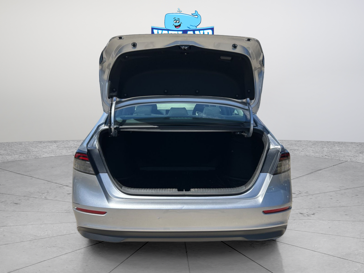 Used 2024 Silver Honda LX image 34
