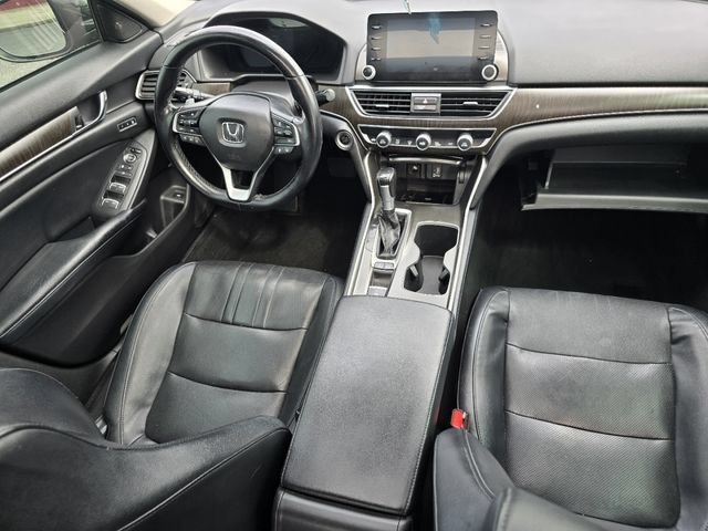 Used 2018 Black Honda Touring 1.5T image 23
