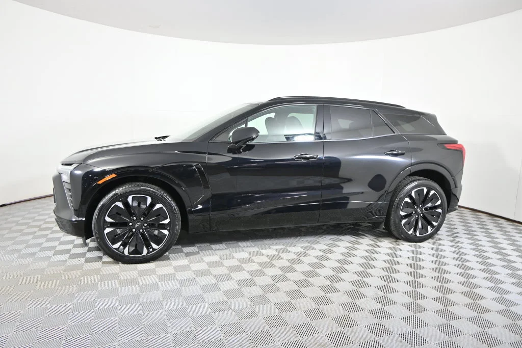 Used 2024 Chevrolet Blazer EV RS with VIN 3GNKDCRJ2RS190939 for sale in Forest Lake, MN
