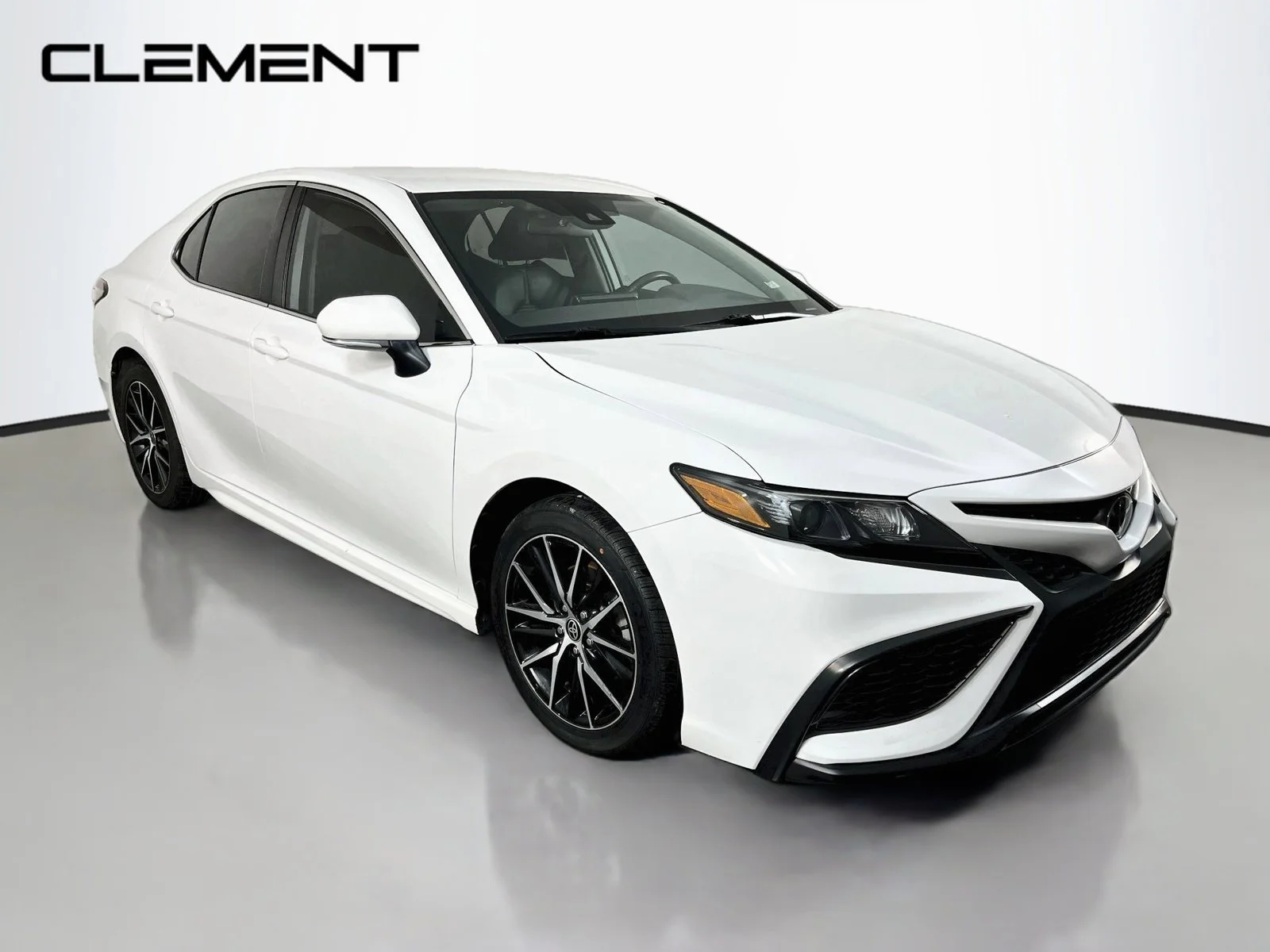 Used 2023 White Toyota SE image 4